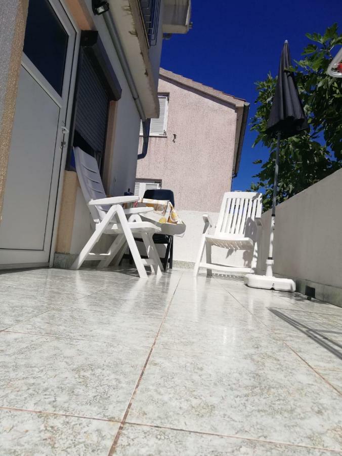 Apartmani Kovacic 穆泰尔岛 外观 照片