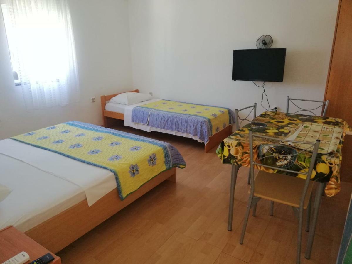 Apartmani Kovacic 穆泰尔岛 外观 照片